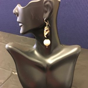 HAND CRAFTED DROP EARRING W/PEARL